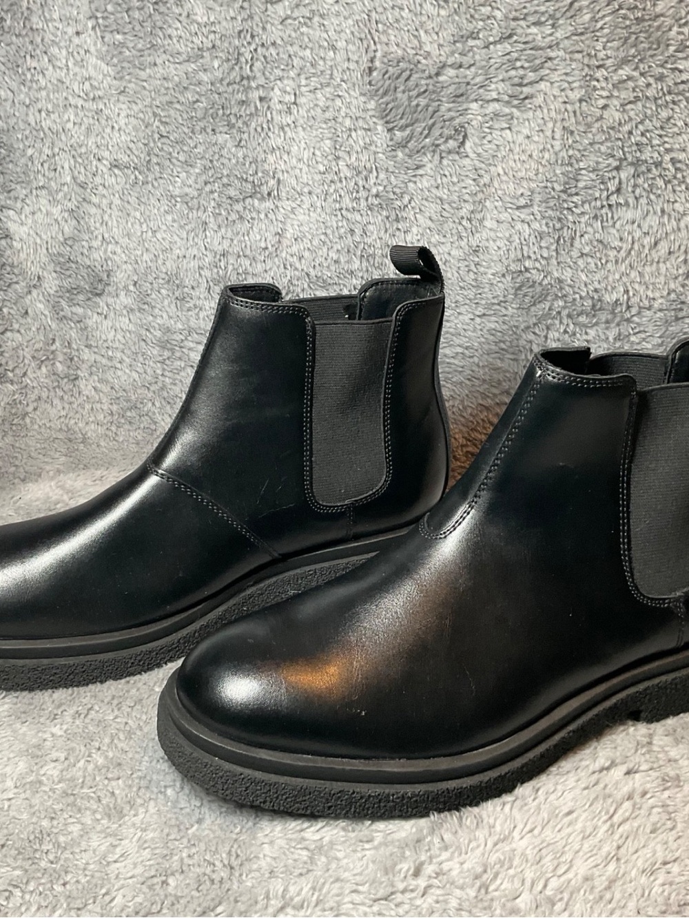 New Nordstrom Men’s Abound Black Chelsea pull on Boots Size 8M with Lug sole.